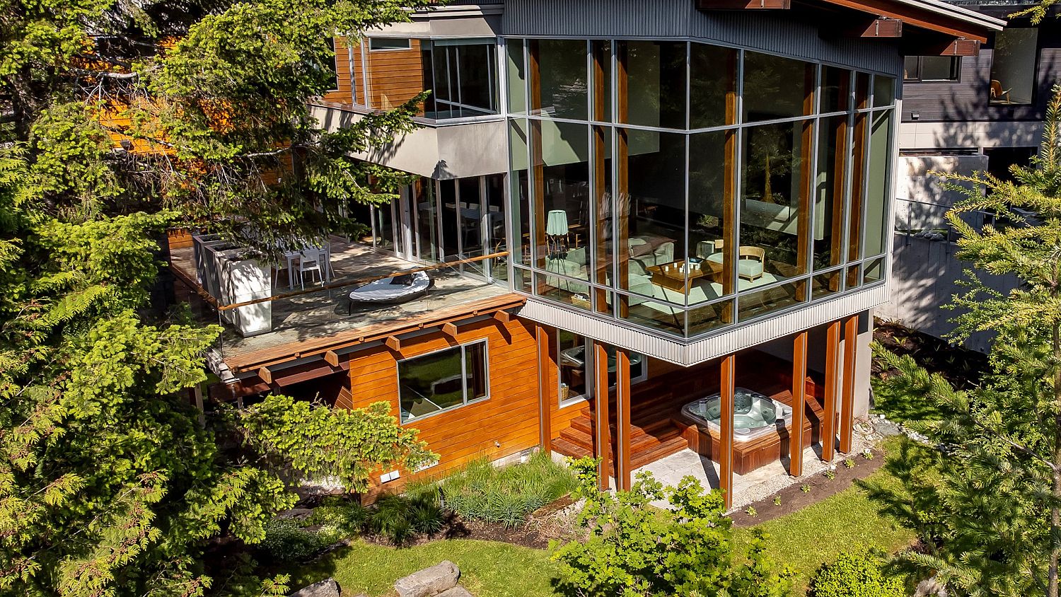 7452 Treetop Lane