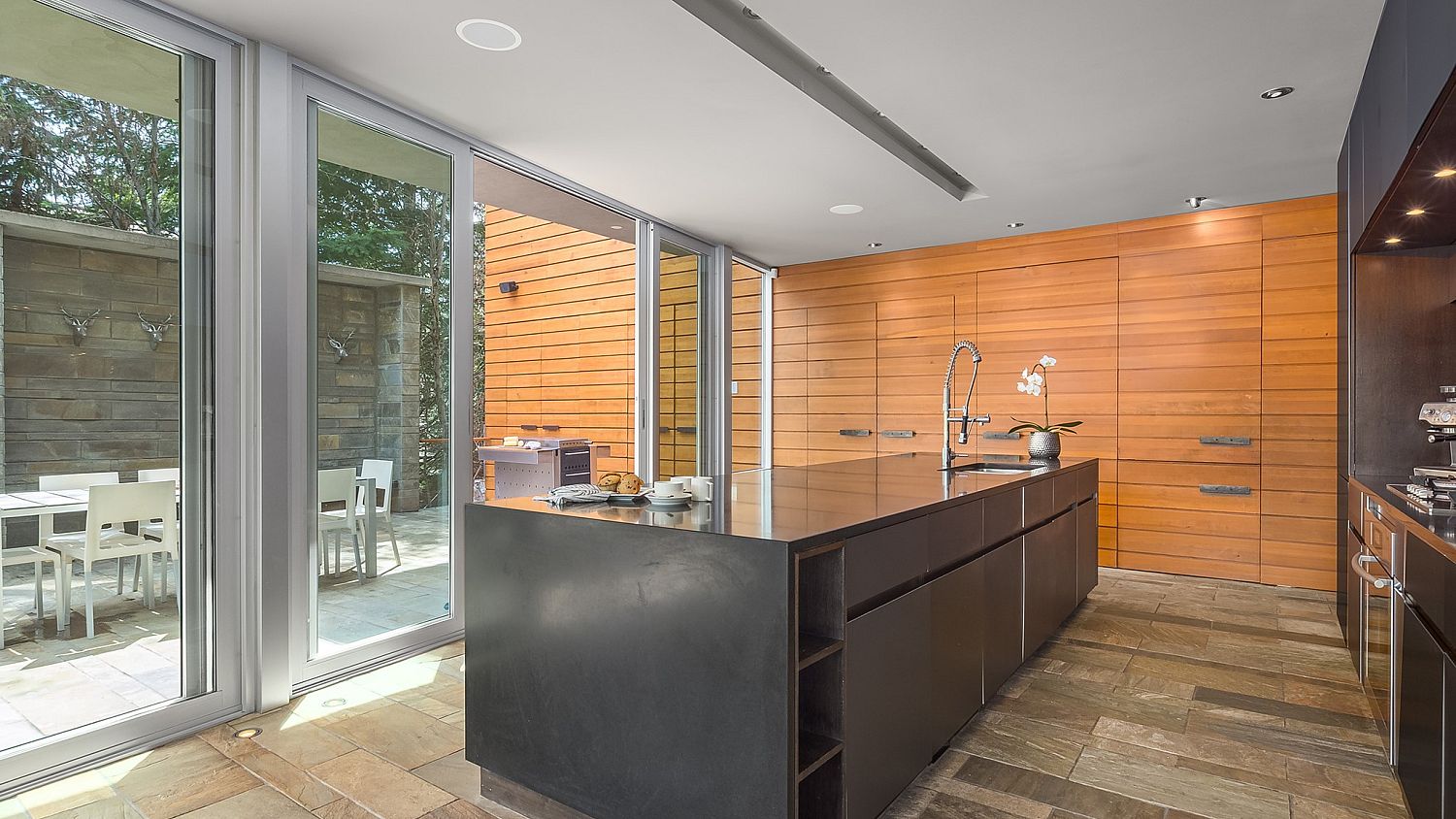 7452 Treetop Lane
