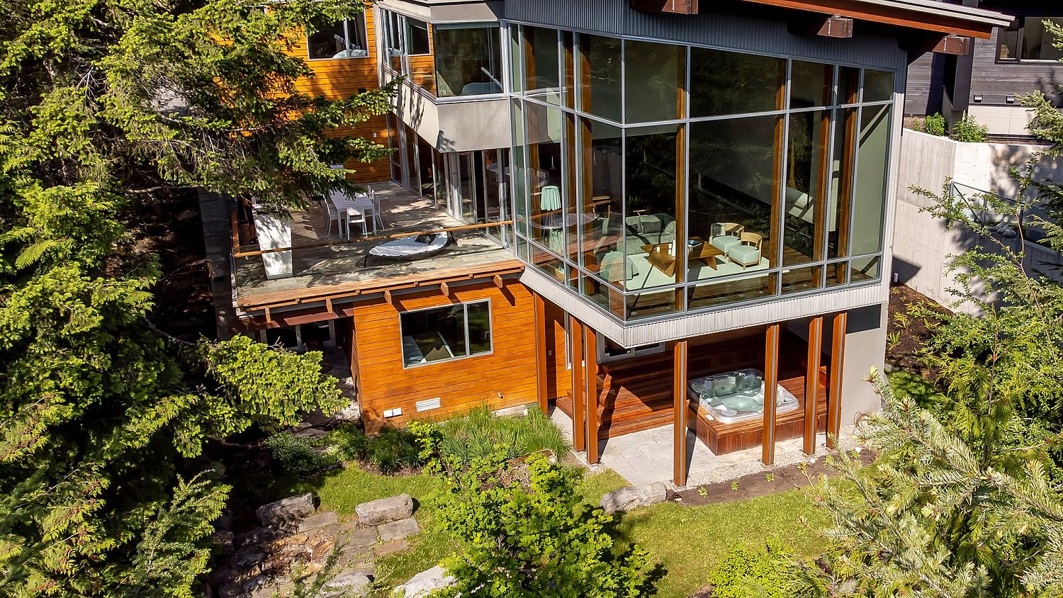 7452 Treetop Lane