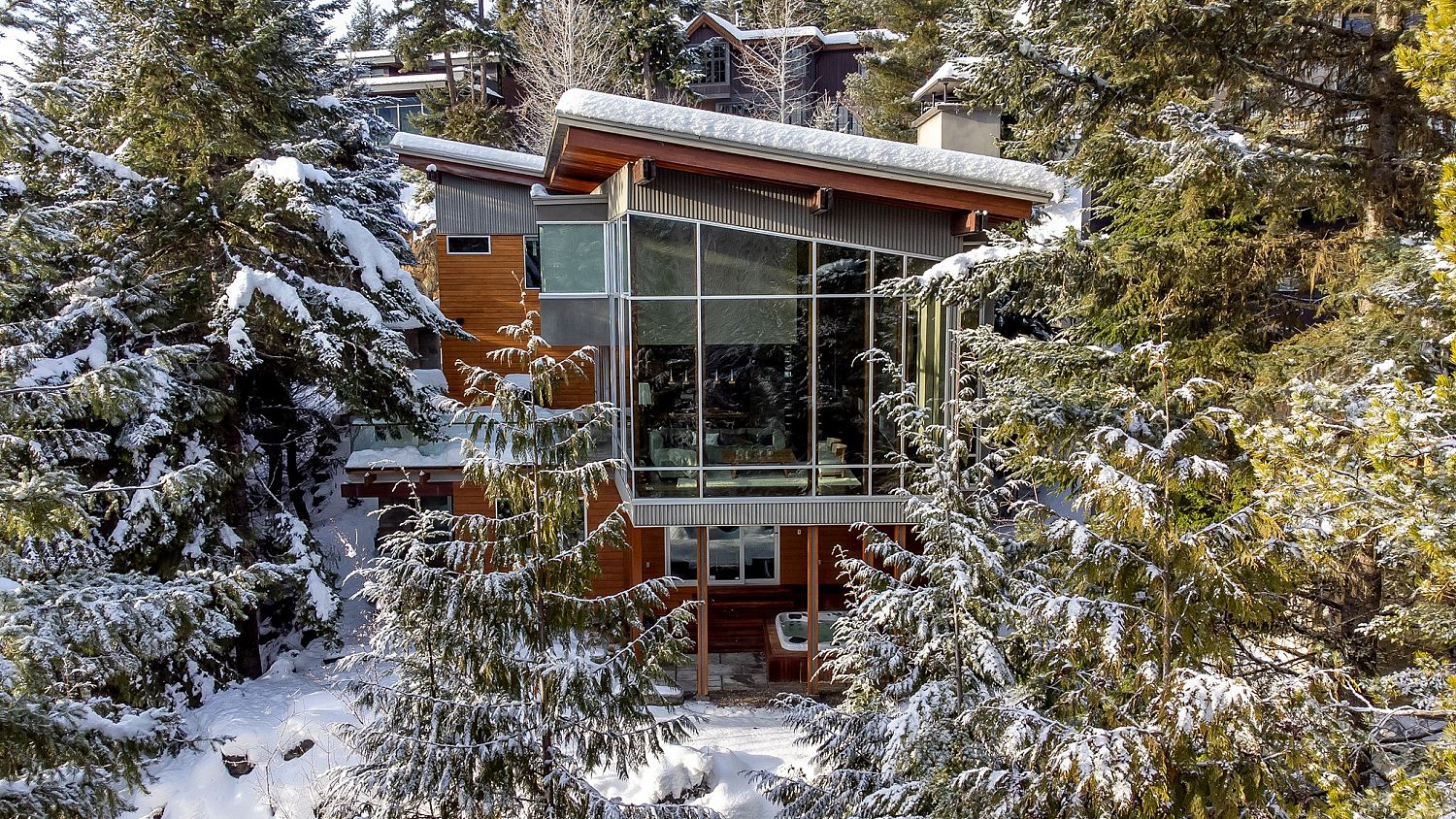 7452 Treetop Lane