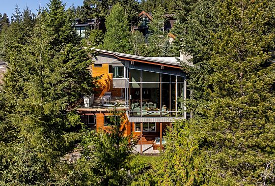 7452 Treetop Lane Whistler BC Canada