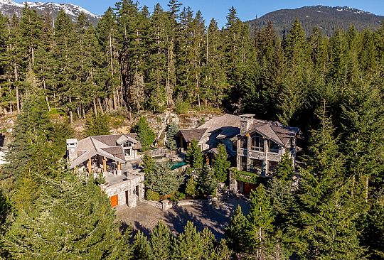 7473-7469 Treetop Lane Whistler BC Canada