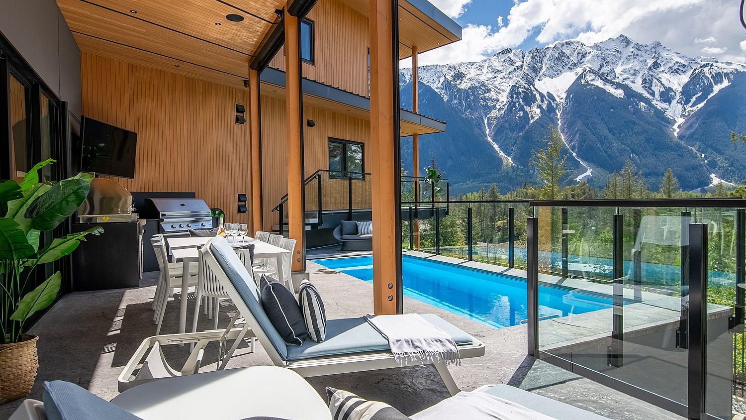 7667 Cerulean Drive, Pemberton