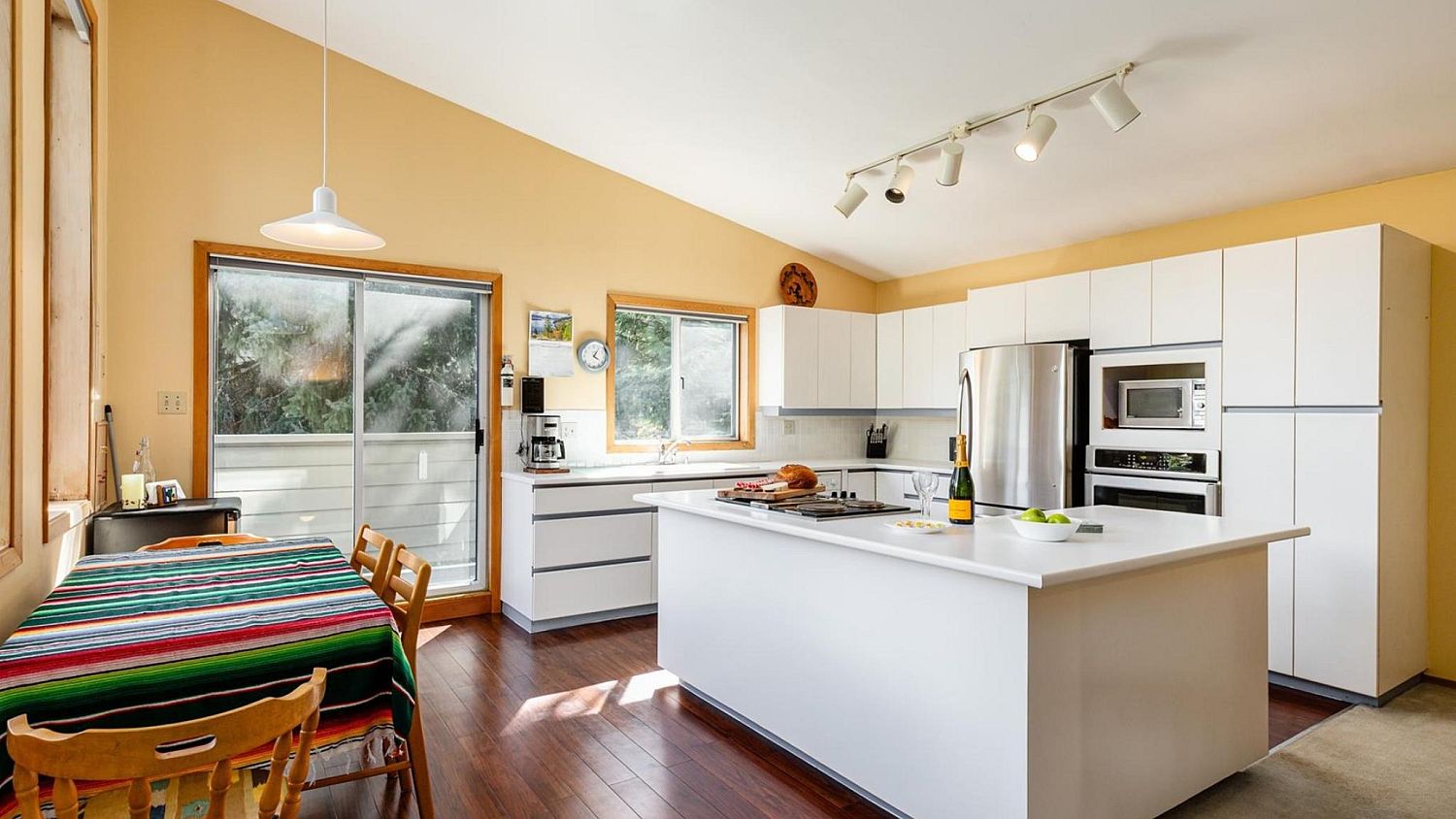 8325 Rainbow Drive