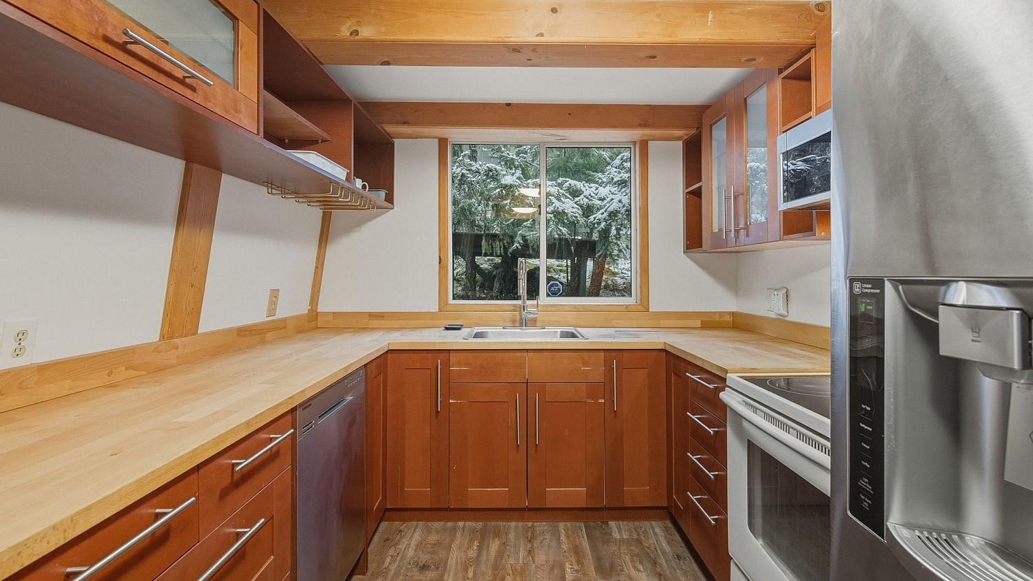 9539 Emerald Drive