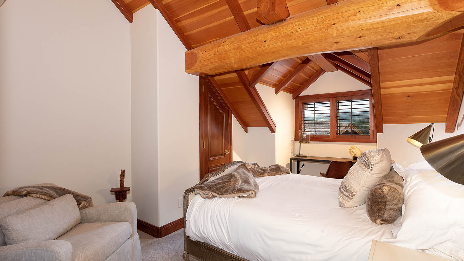 3591 Falcon Crescent