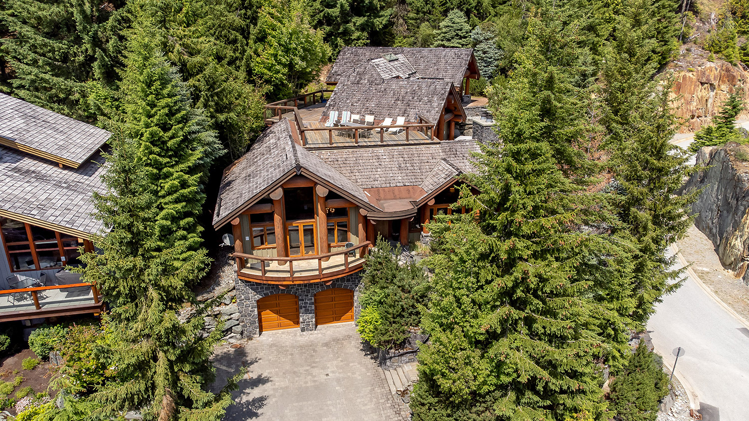 3220 Peak Drive