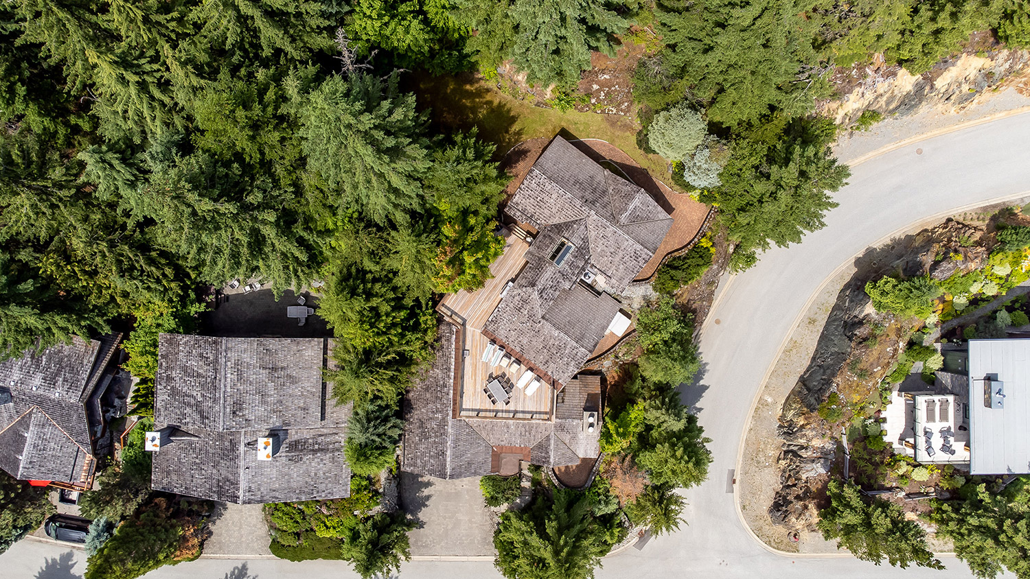 3220 Peak Drive