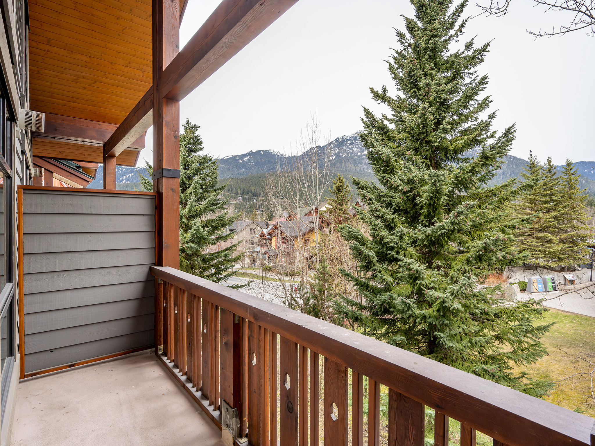 208 First Tracks Lodge