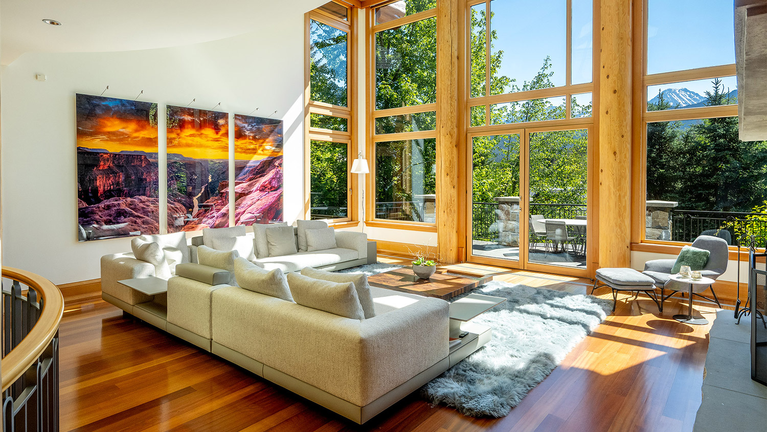 7425 Treetop Lane