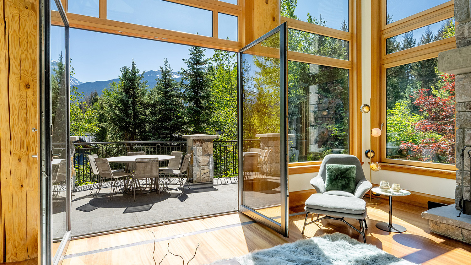 7425 Treetop Lane