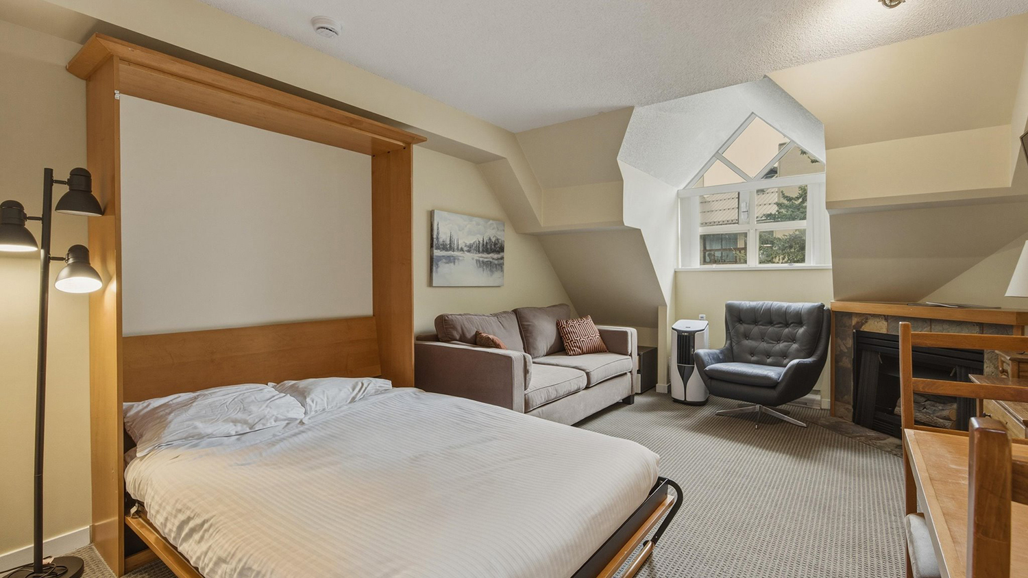 4404 Whistler Peak Lodge