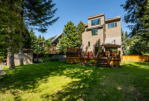 7211 Fitzsimmons Road North Whistler BC Canada