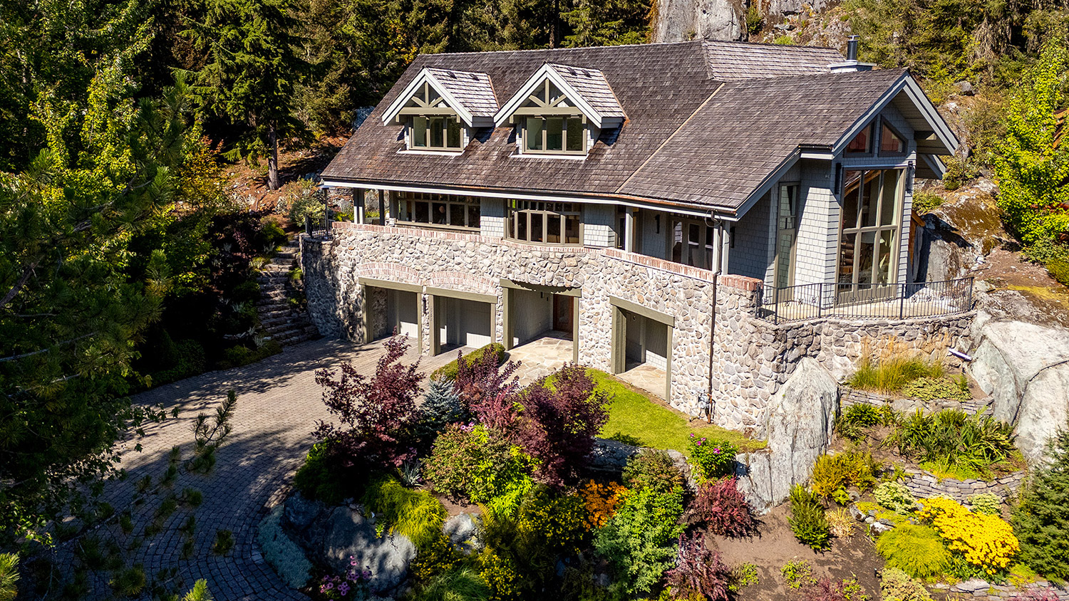 3232 Peak Drive