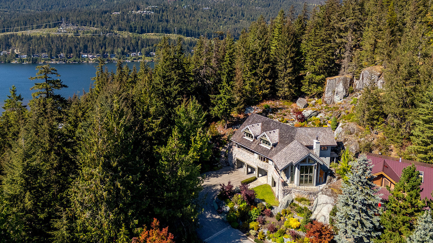 3232 Peak Drive